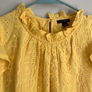 Women’s Anne Taylor Top . Size med.